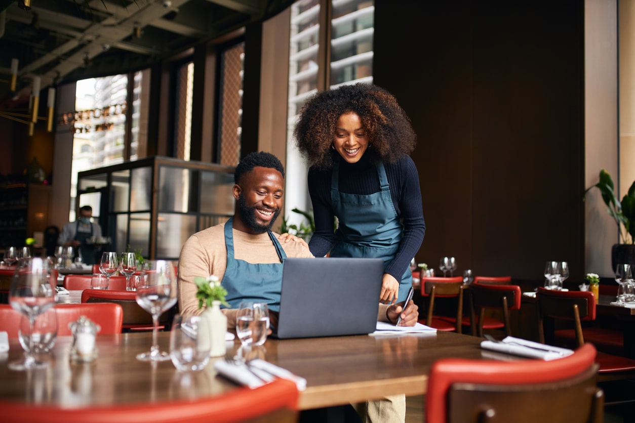 Restaurant_Manager_Working